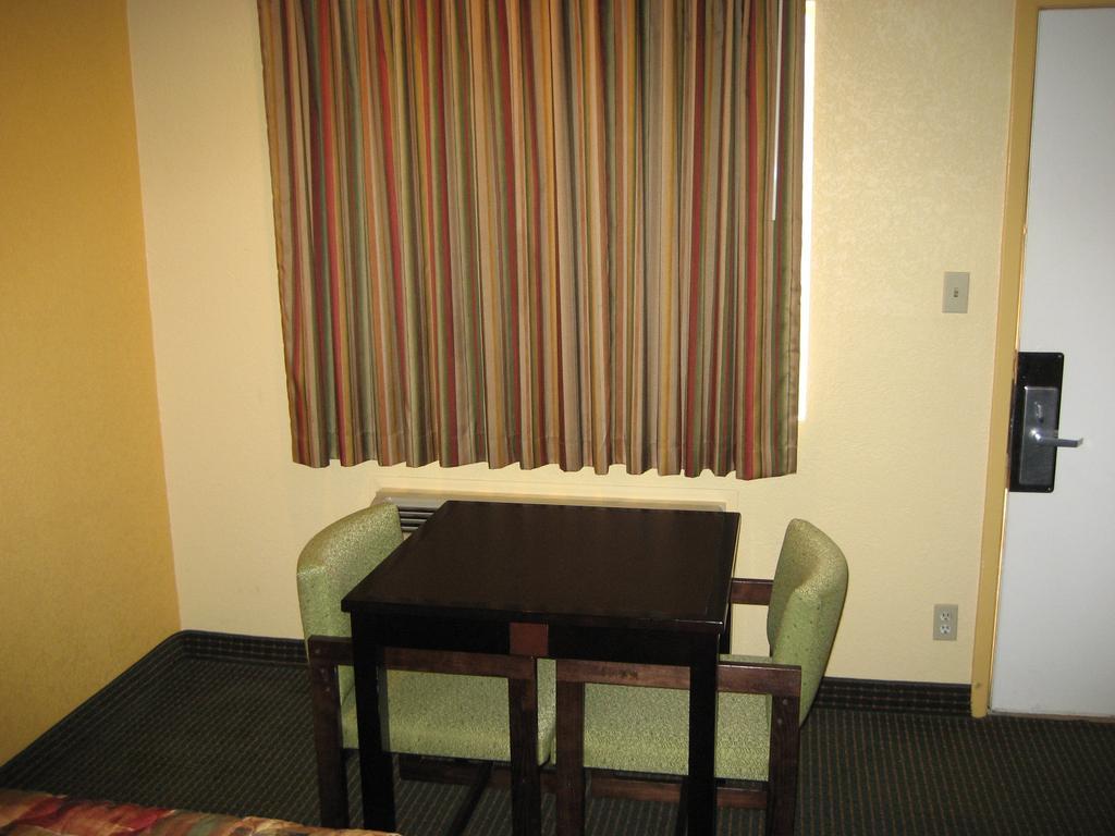 Palace Inn Rosenberg Extérieur photo